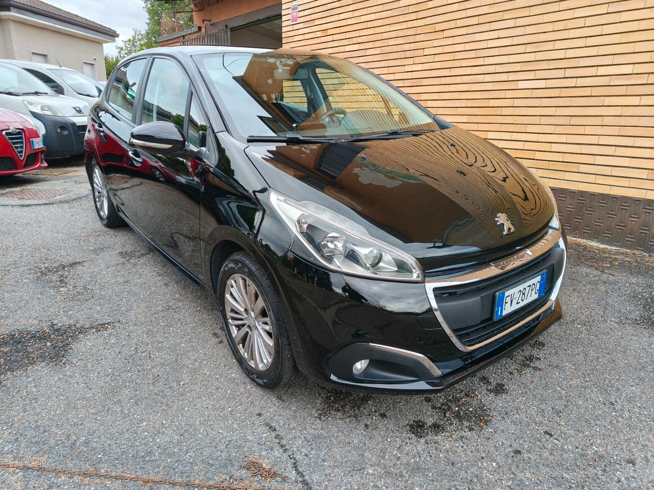 Peugeot 208 PureTech 82 5 porte Allure
