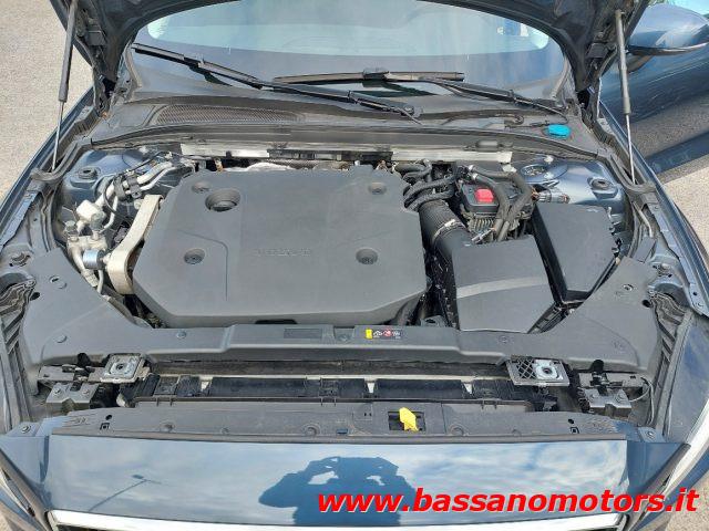 VOLVO V60 B4 (d) Geartronic Momentum Business