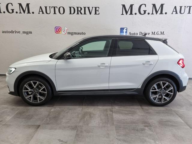 AUDI A1 citycarver 30 TFSI S tronic Identity Contrast