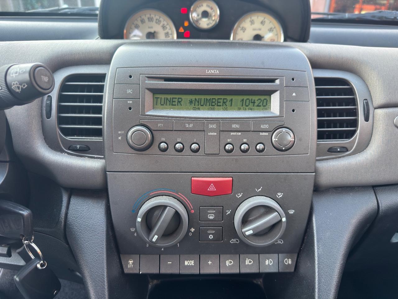 Lancia Ypsilon ADATTA A NEOPATENTATI 1.2 16V Argento