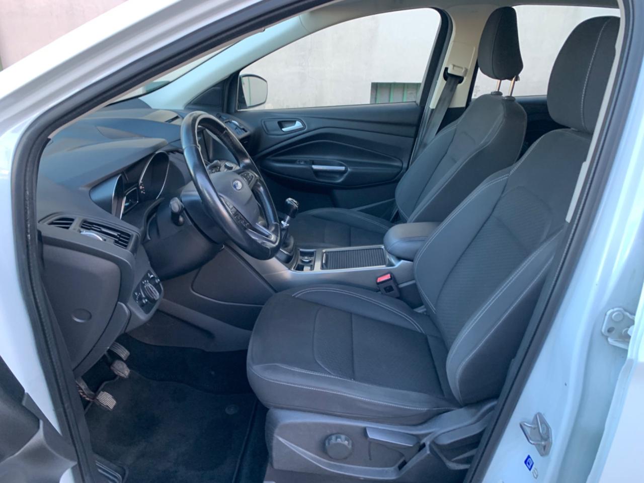 Ford Kuga 1.5 TDCI 120 CV S&S 2WD Titanium