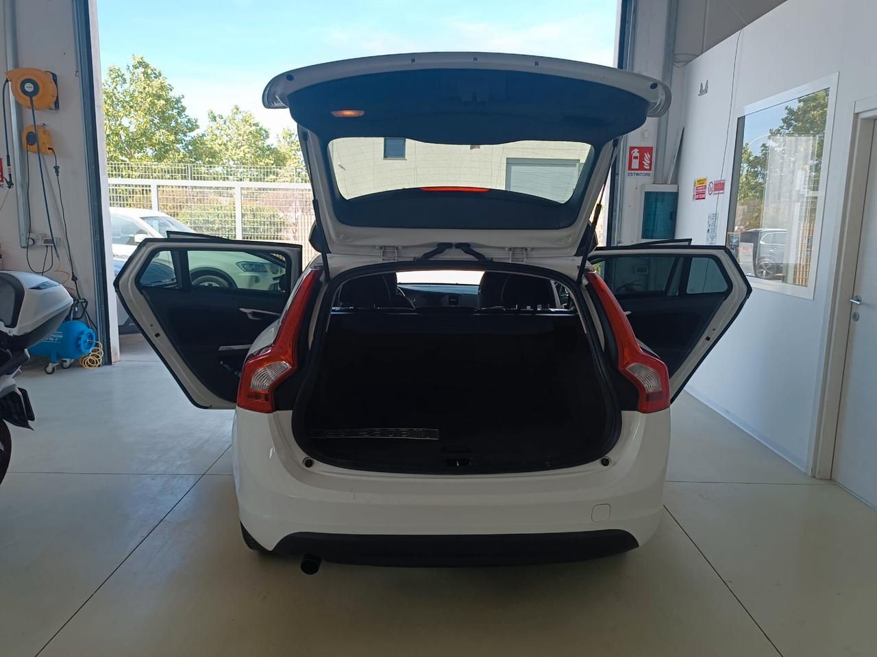 Volvo V60 D2 1.6 Summum