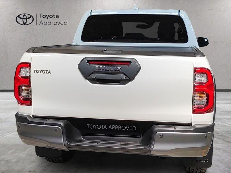 Toyota Hilux Hilux 2.4 D A/T 4WD 4 porte Invincible + CHIUSURA CASSONE SCORREVOLE