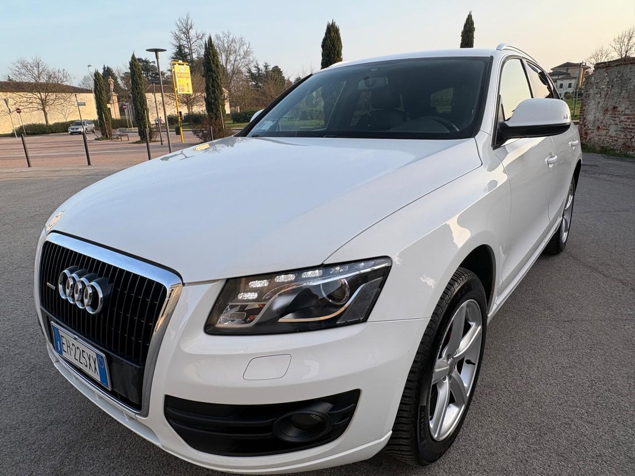 Audi.Q5 .3.0 tdi v6 S line quattro pronta al uso