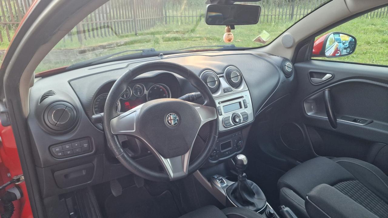 Alfa Romeo MiTo 1.6 JTDm 16V Distinctive Sport Pack
