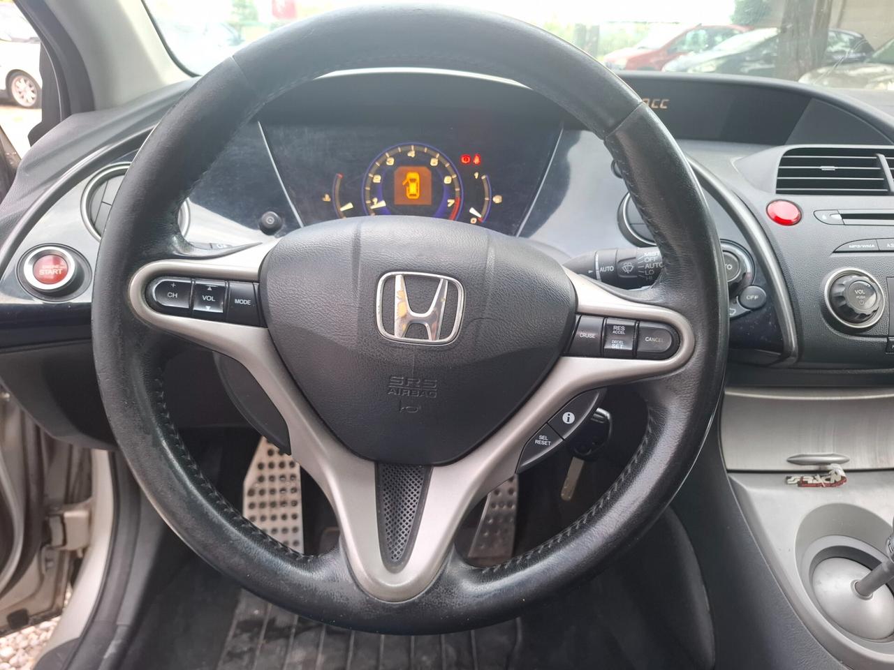 Honda Civic 1.8 i-VTEC 5p. Executive i-P