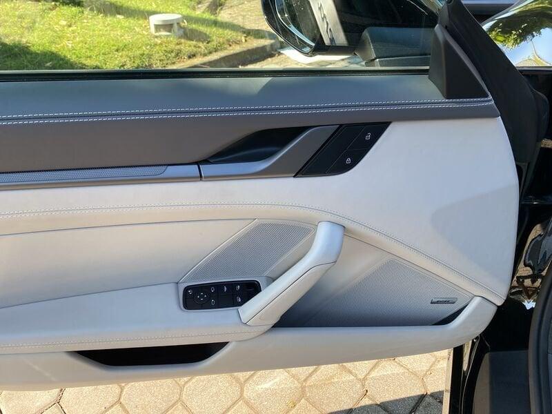 Porsche 911 992 Carrera 4 Cabriolet (992.1)