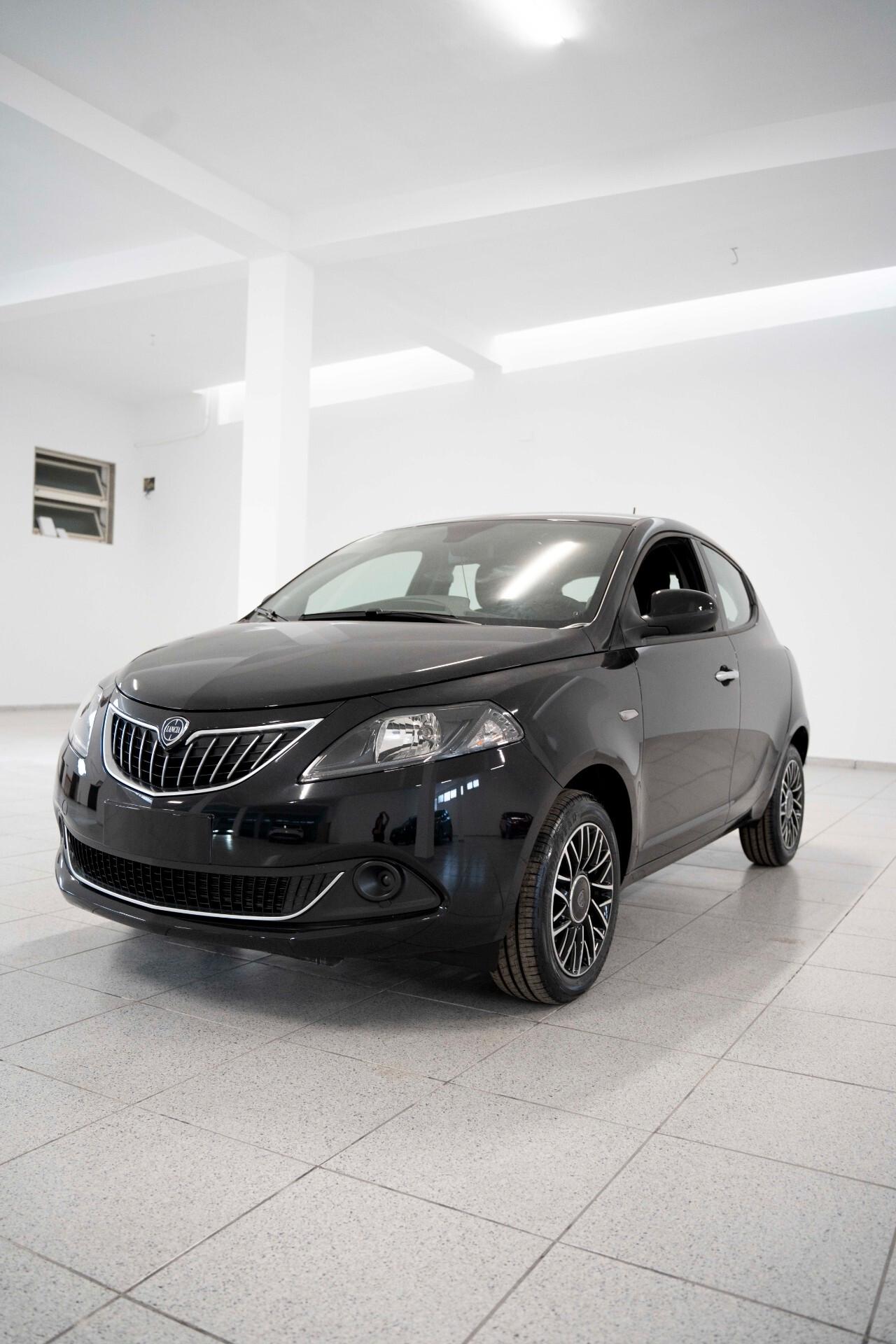 Lancia Ypsilon 1.0 FireFly 5 porte S&S Hybrid Platino