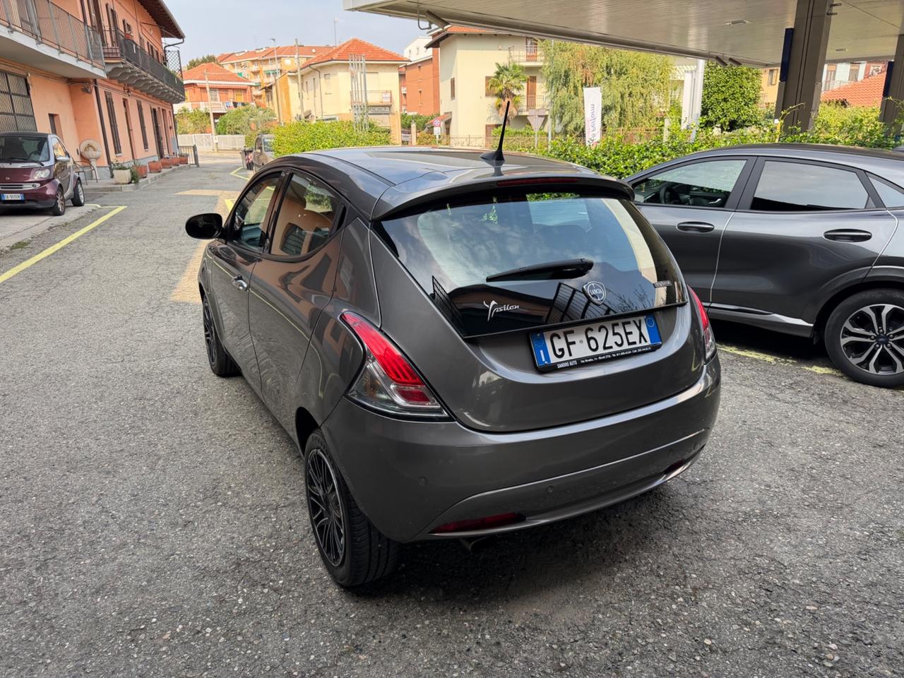 Lancia Ypsilon 1.0 FireFly 5 porte S&S Hybrid Ecochic Gold