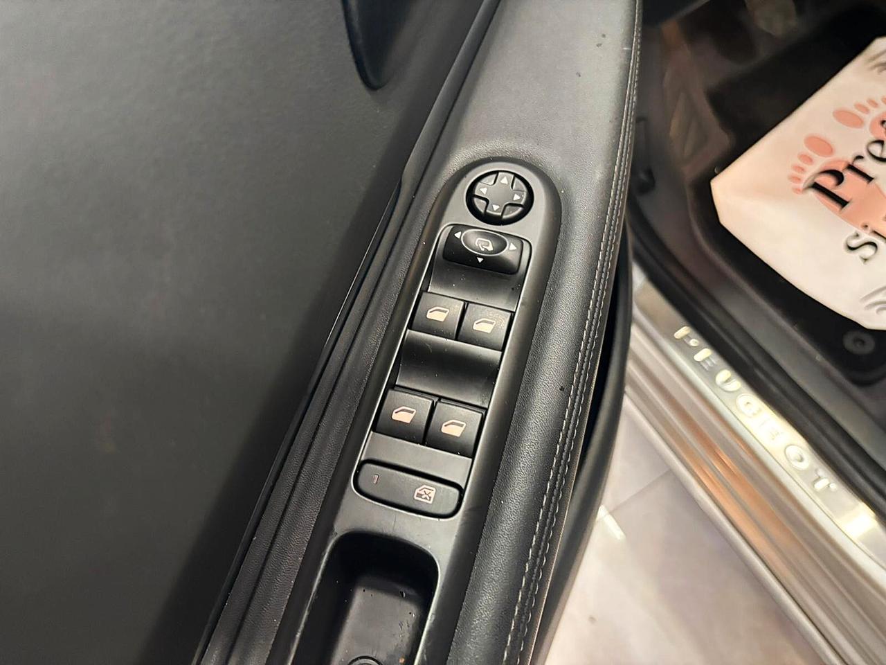 Peugeot 3008 1.6 HDI 120CV **TETTO** PERFETTA