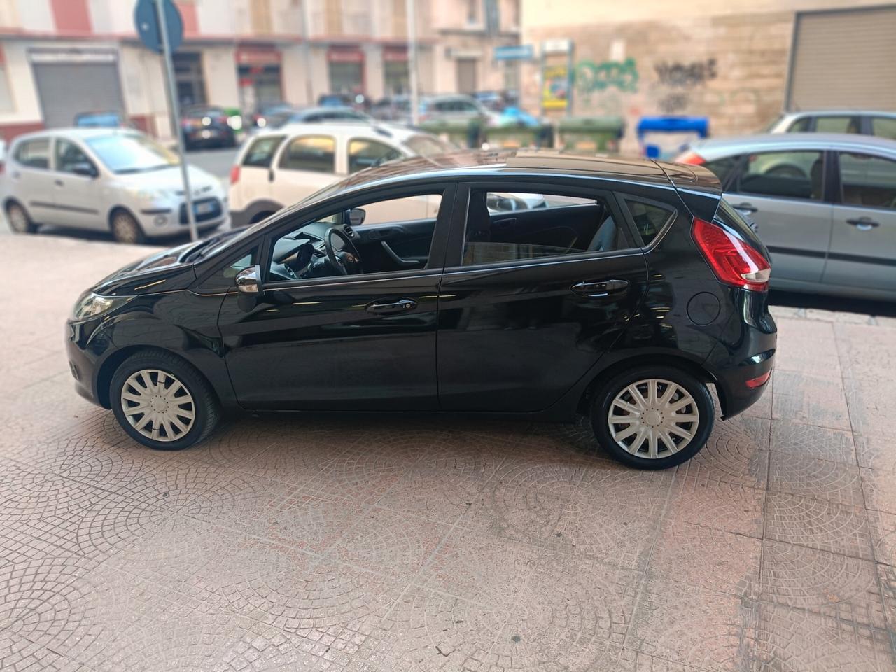 FORD FIESTA 1.2 5 PORTE-NEOPATENTATI-Euro5490