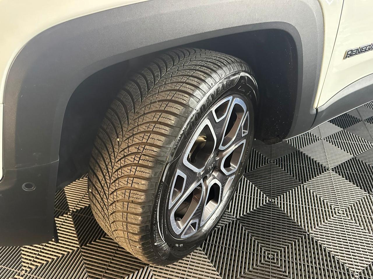 Jeep Renegade 1.6 Mjt DDCT 120 CV Longitude