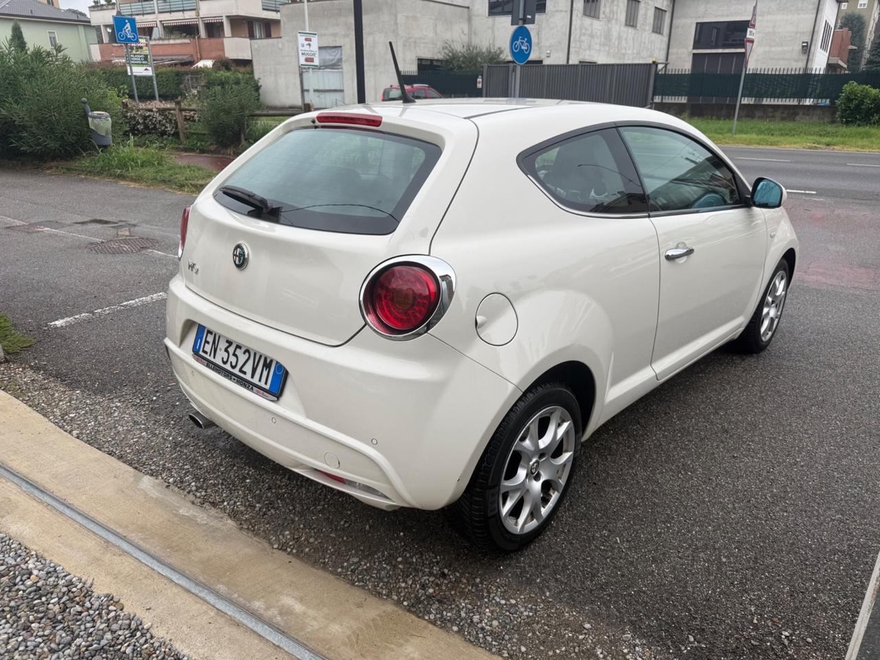 Alfa Romeo MiTo 1.3 JTDm-2 95 CV S&S Distinctive