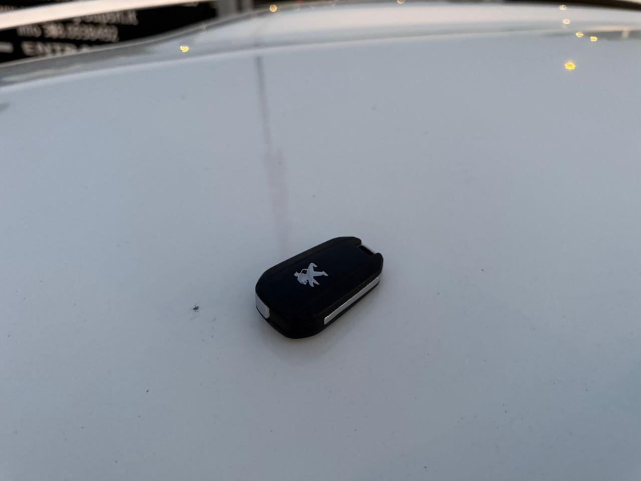 Peugeot 2008 1.2 VTi 82CV Allure NEOPATENTATI