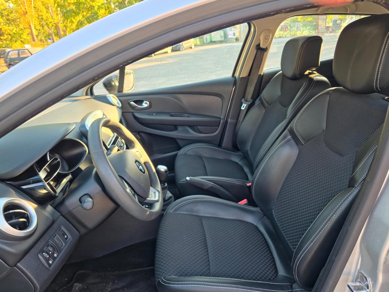 Renault Clio dCi 8V 75 CV 5 porte Duel2 CV-75 E6 Manuale NEO 2019