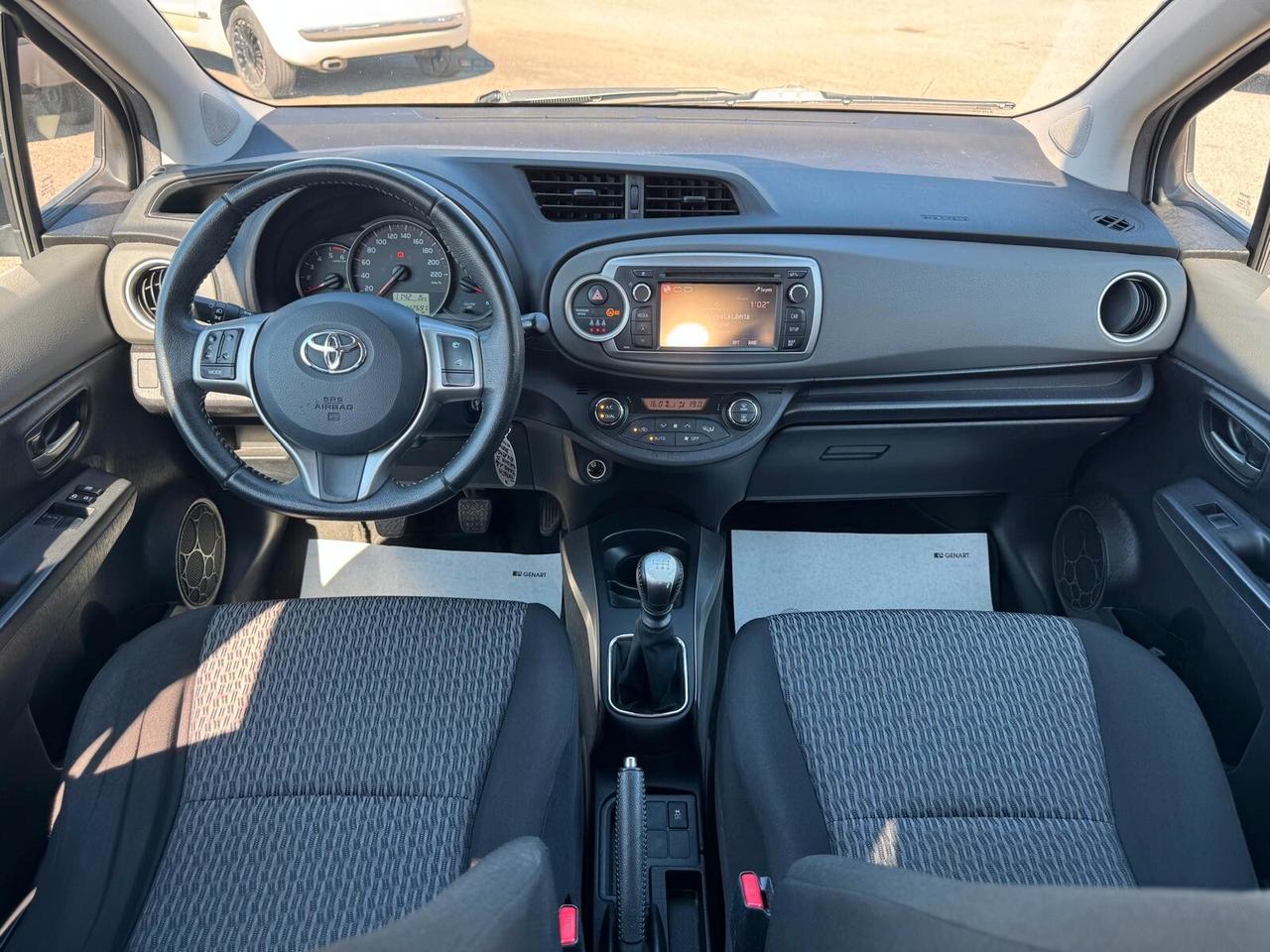 Toyota Yaris 1.4 D-4D 90CV 5P LOUNGE NEOPATENTATI 2014