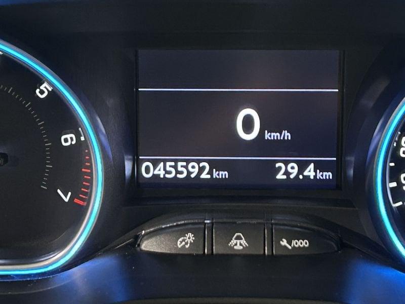 Peugeot 2008 1.2 VTi 82CV Allure + NAVIGATORE