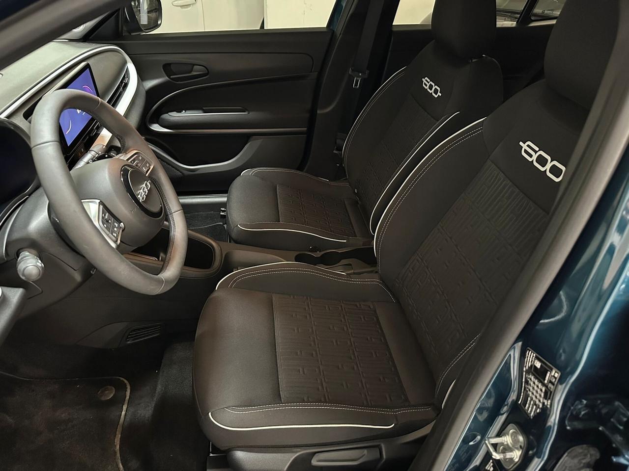 Fiat 600 Hybrid 110 CV DCT MHEV Business
