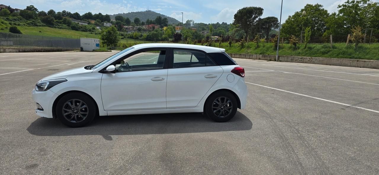 Hyundai i20 1.2 5 porte Econext Blackline