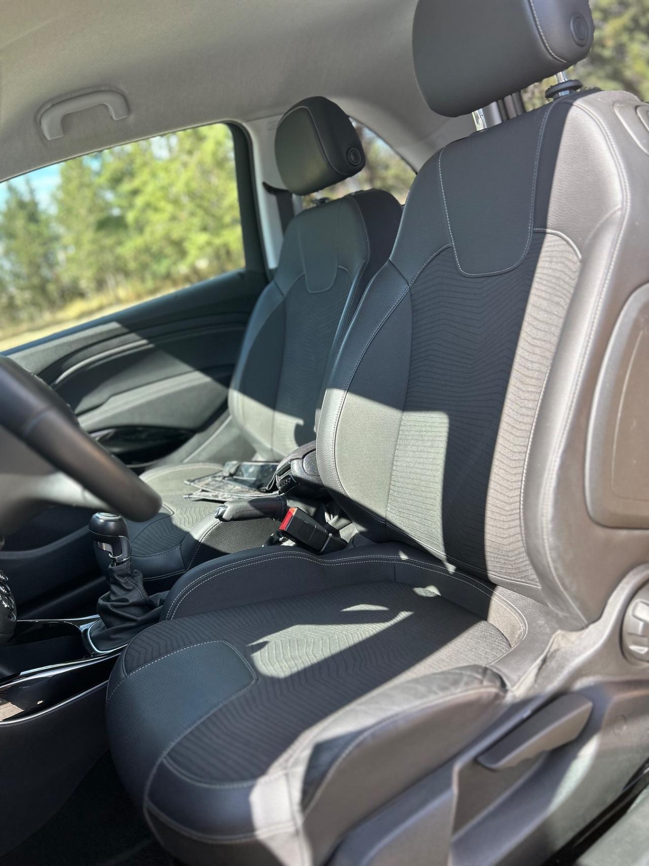Opel Adam Rocks 1.2 70 CV
