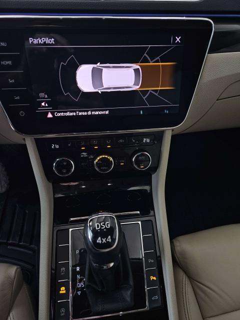 Skoda Superb Wagon 2.0 tdi Laurin 4x4 TAGLIANDI CERTIFICATI