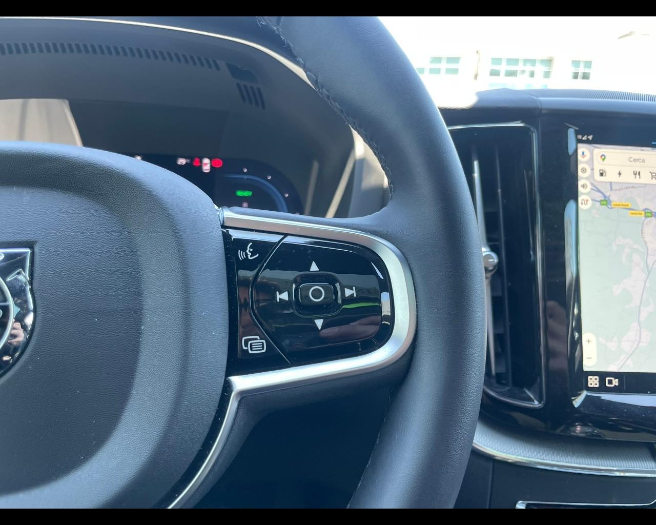 VOLVO XC60 (2017-->) - XC60 T6 Plug-in hybrid AWD automatico Ultra Black Edition