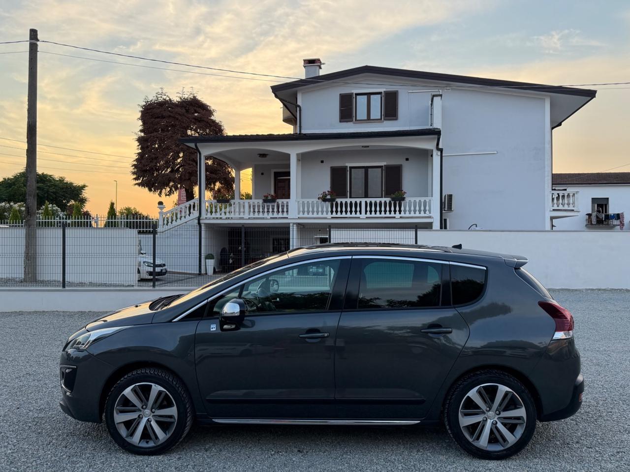 Peugeot 3008 2.0 HDi Diesel+HYbrid4
