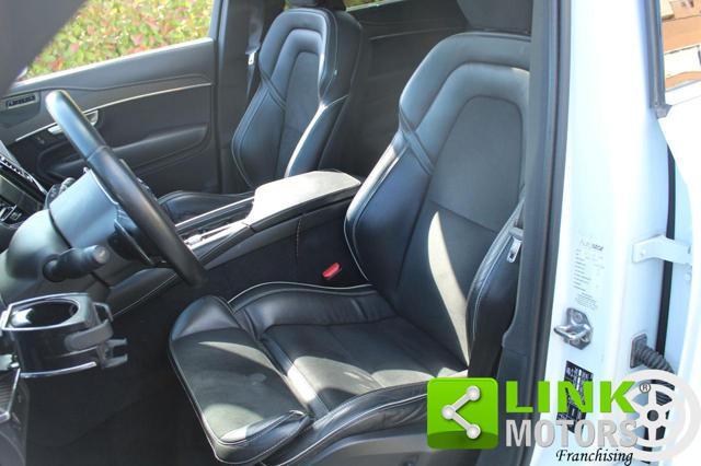 VOLVO XC90 D5 AWD Geartronic 7 posti R-design,Crystal White
