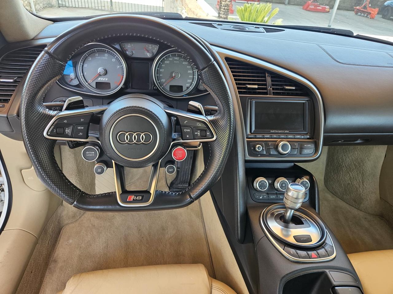 Audi R8 4.2 V8 FSI Quattro