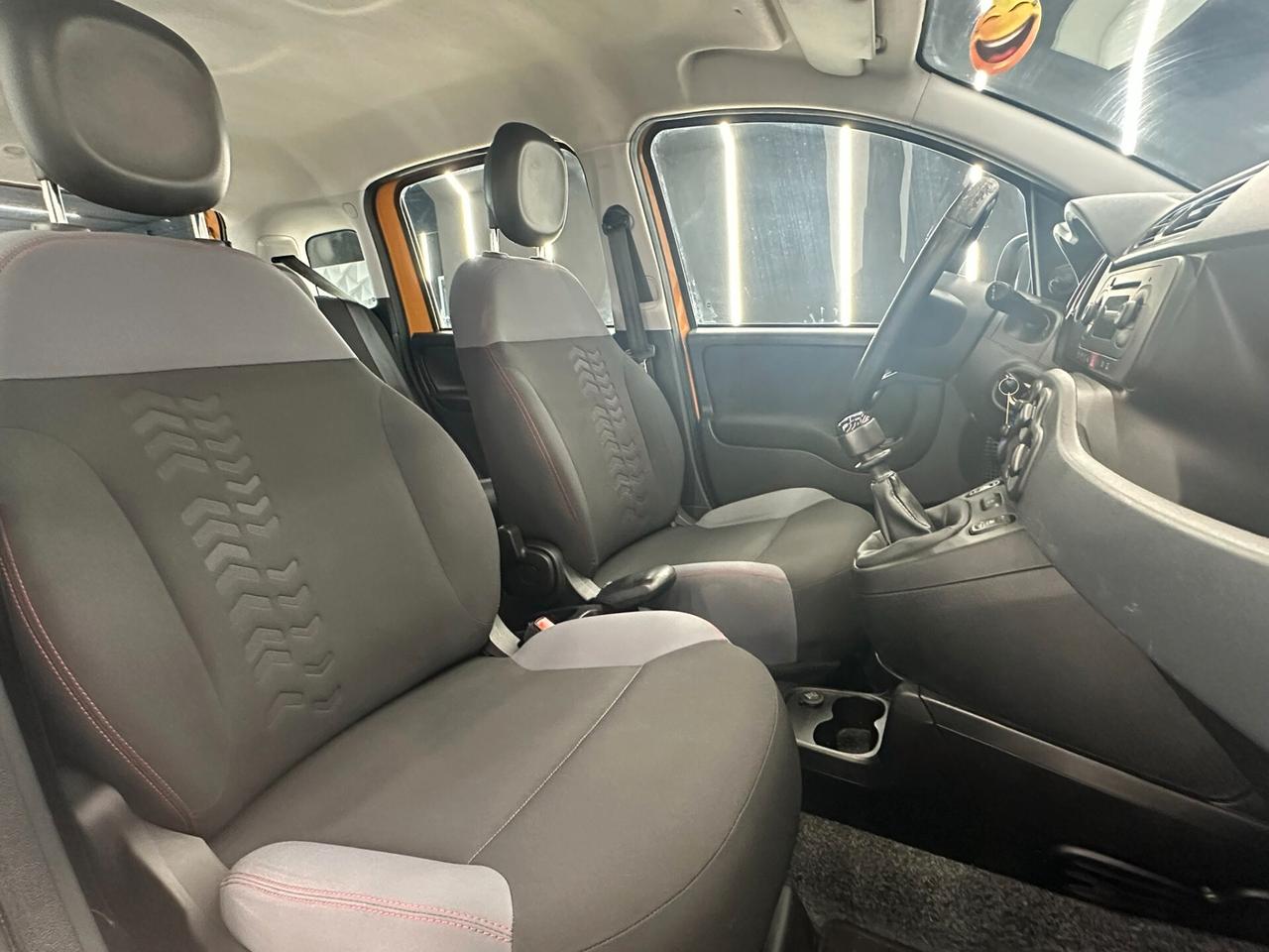 Fiat Panda 1.2 Lounge 69cv-NEOPATENTATI-KM CERTIFICATI-PERMUT