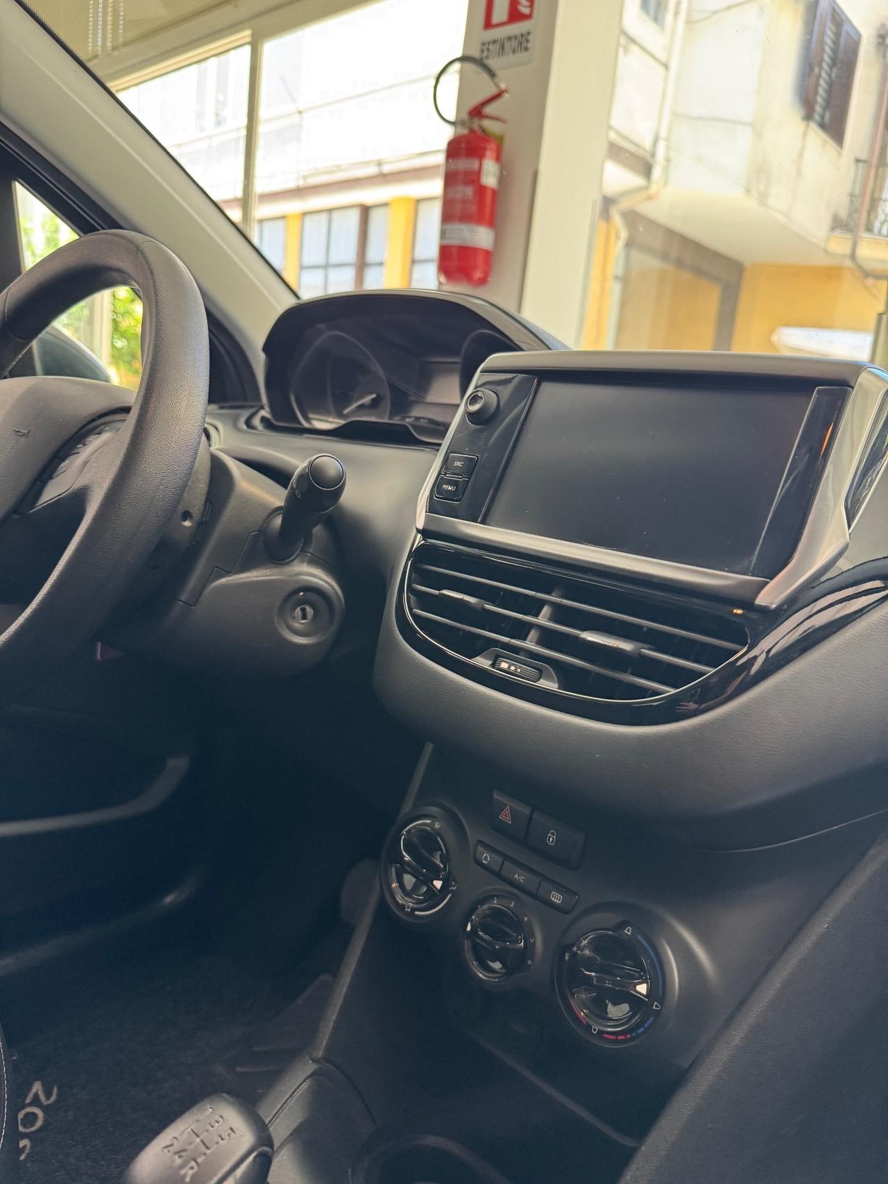 Peugeot 208 PureTech 82 5 porte Allure