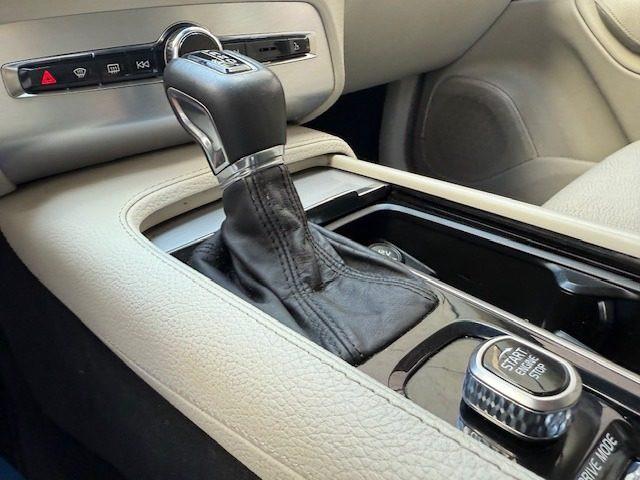 VOLVO XC90 D5 AWD Geartronic 7 posti Momentum