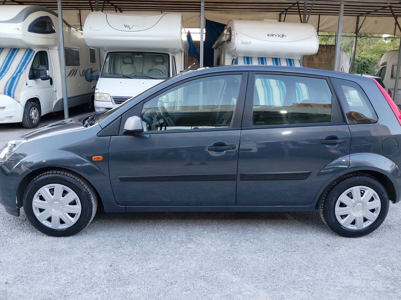 Ford Fiesta 1.2 16V 5p. Manutenzione completa
