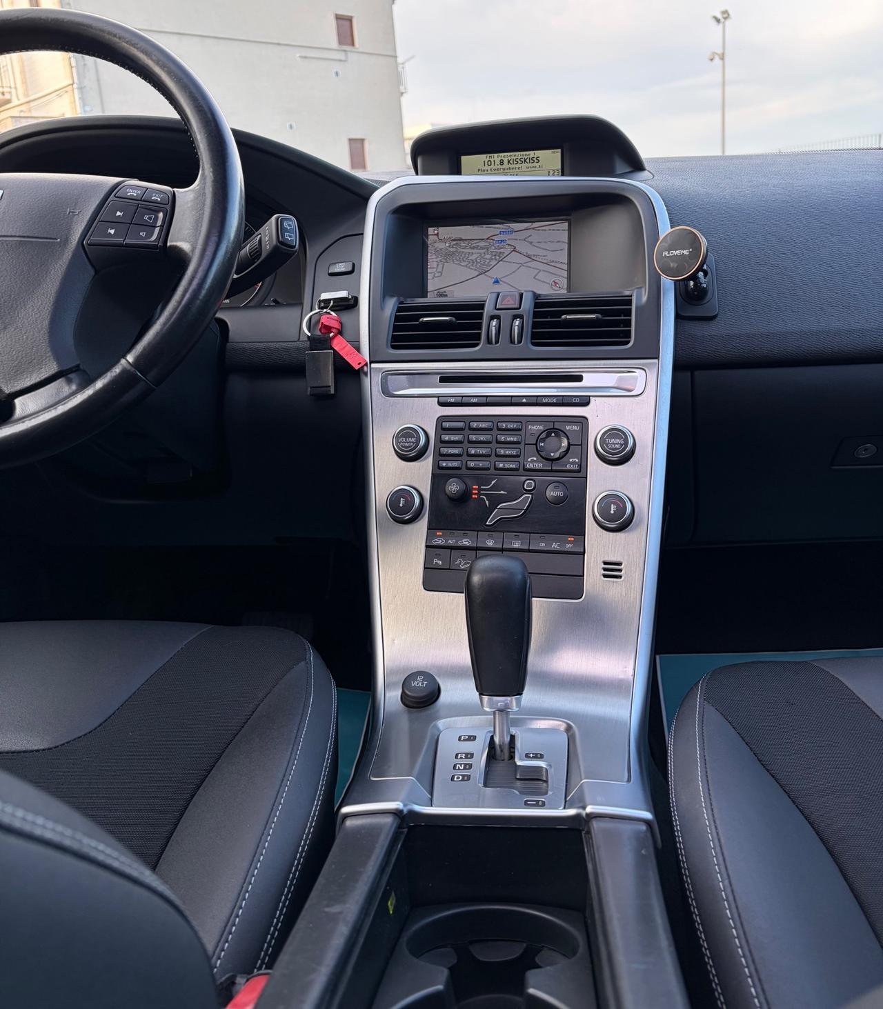 Volvo XC60 2.4 D5 Momentum “Tetto apribile” full optional