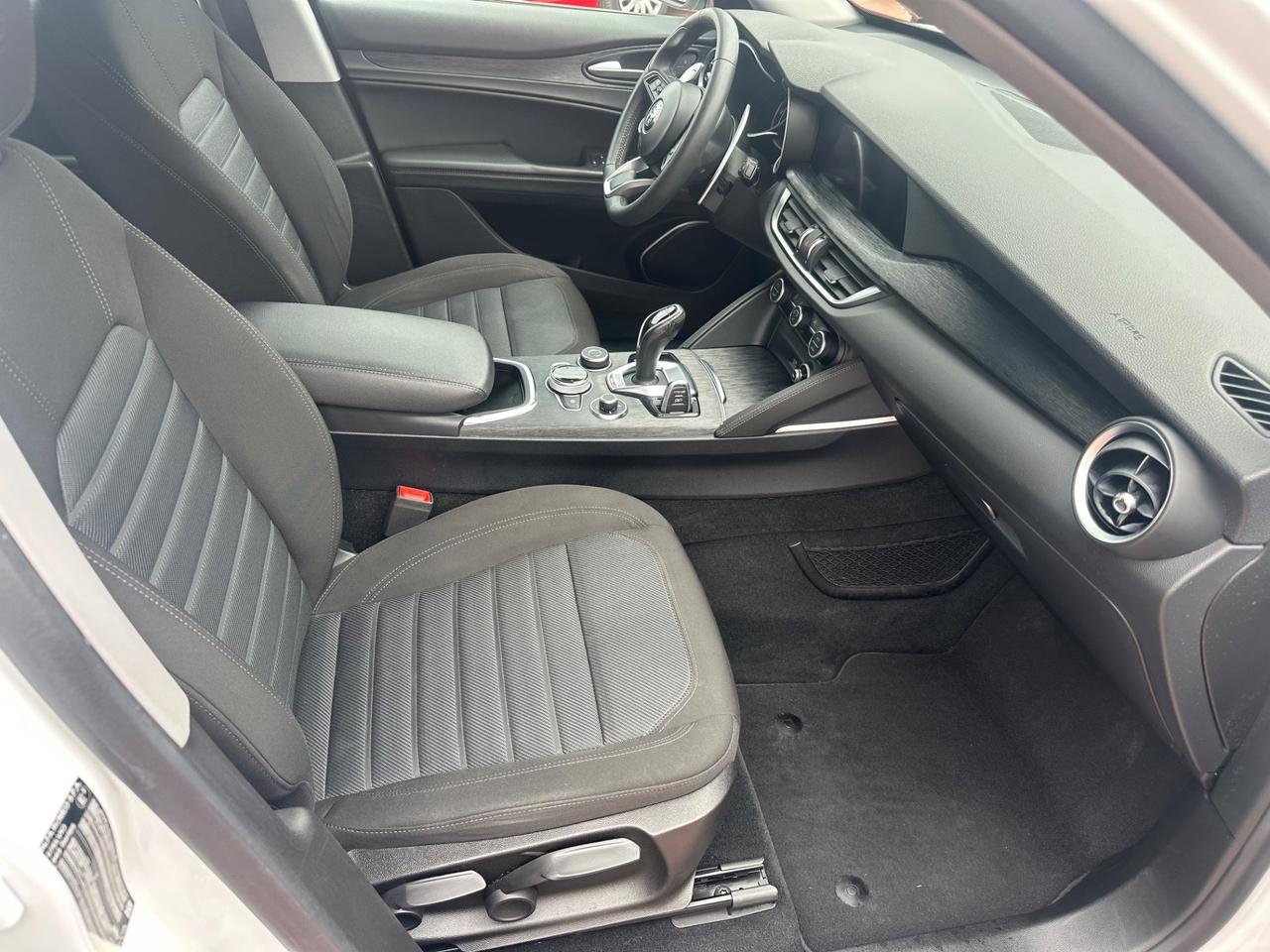 Alfa Romeo Stelvio 2.2 Turbodiesel 160 CV AT8 RWD
