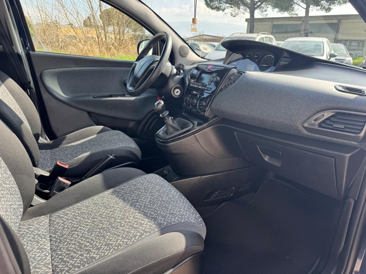 Lancia Ypsilon 1.2 69 CV 5 porte GPL Ecochic Platinum