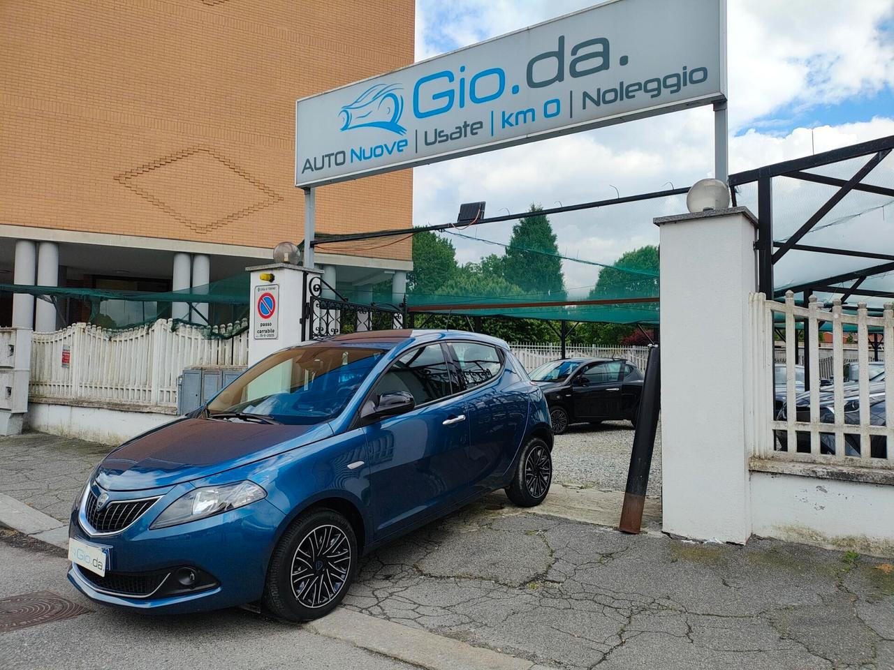 LANCIA YPSILON 1.0 HYBRID -2023