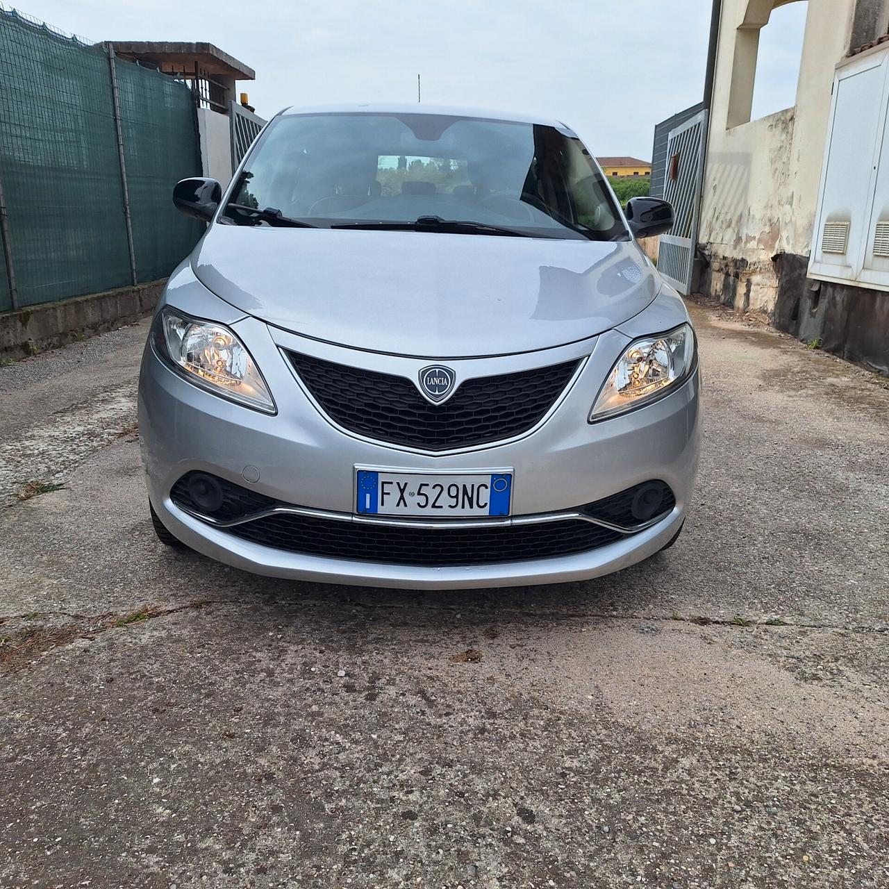 LANCIA YPSILON GARANZIA 12 MESI