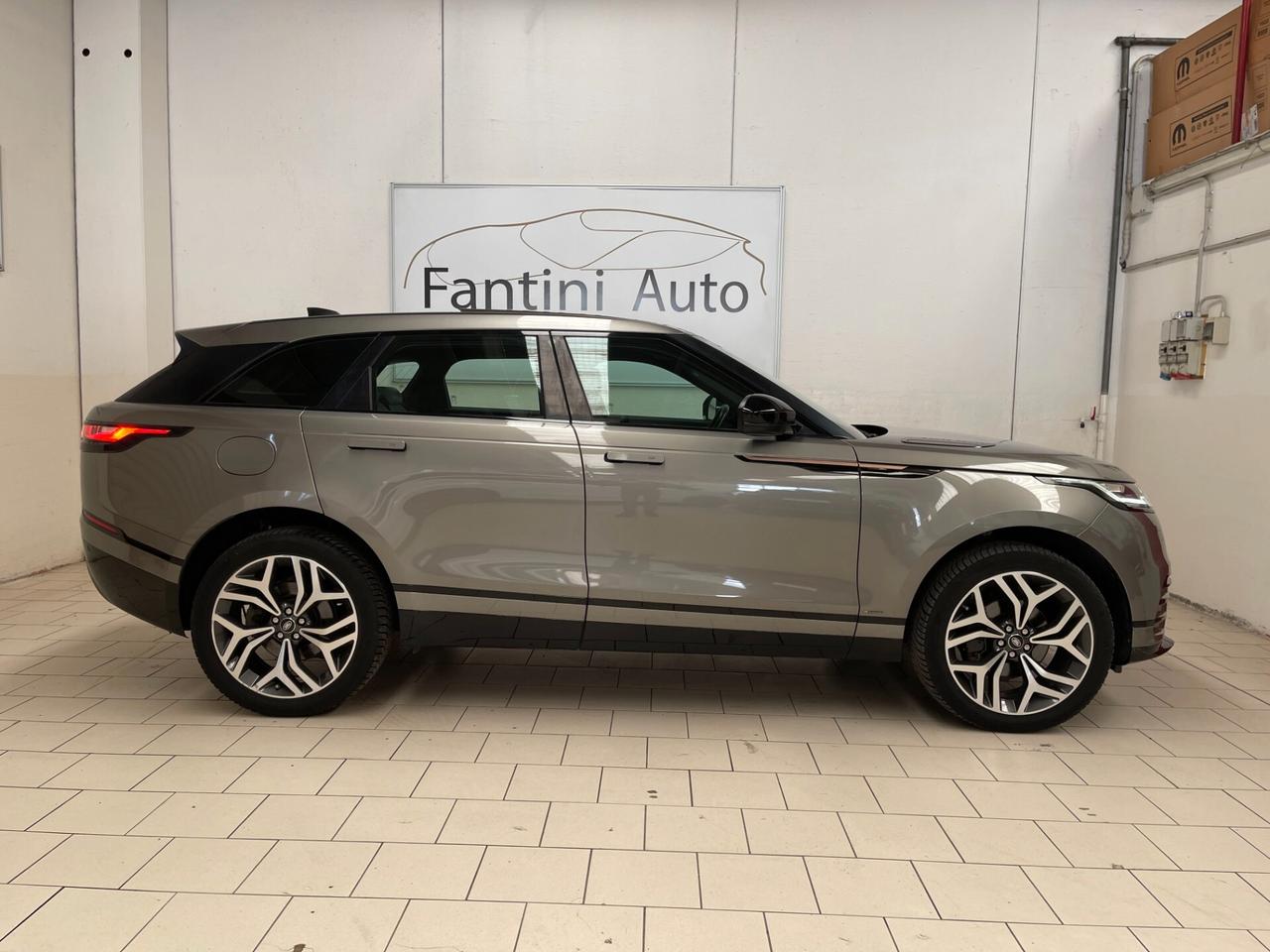 Land Rover Range Rover Velar R-Dynamic 2.0d 240cv c.auto-SOLO PER COMMERCIANTI-LEGGI SOTTO