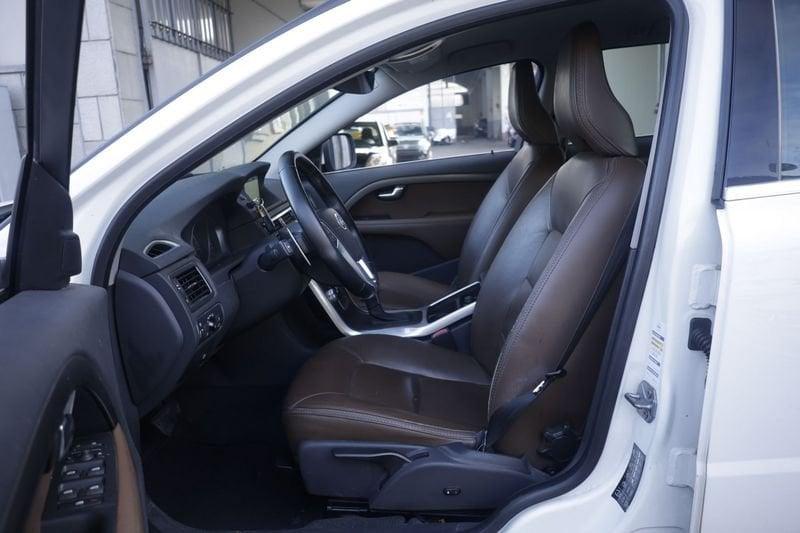 Volvo XC70 Volvo XC70 D4 AWD Geartronic Momentum 133KW ANNO 2015