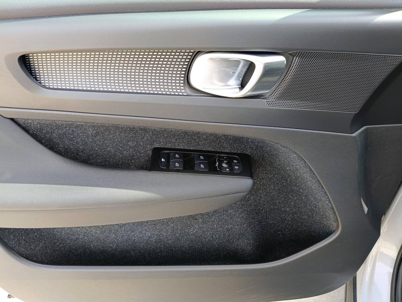 VOLVO XC40 - XC40 1.5 t4 phev Inscription auto my21