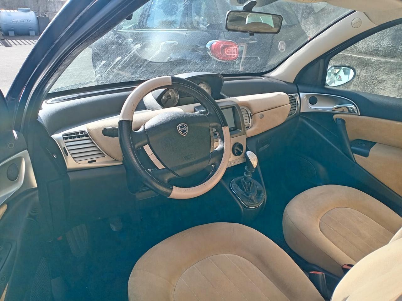 Lancia Ypsilon 1.2 Platino