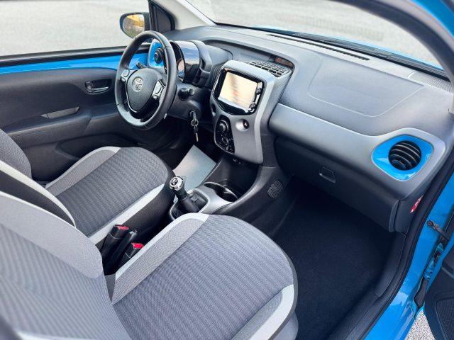 TOYOTA Aygo CONNECT 1.0 VVT-i 5 P X-BUSINESS *SERVICE TOYOTA*