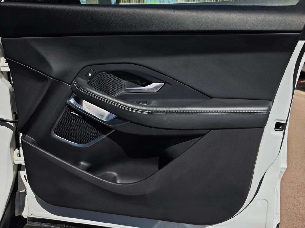 Jaguar E-Pace 2.0D 150 CV AWD aut. R-Dynamic HSE