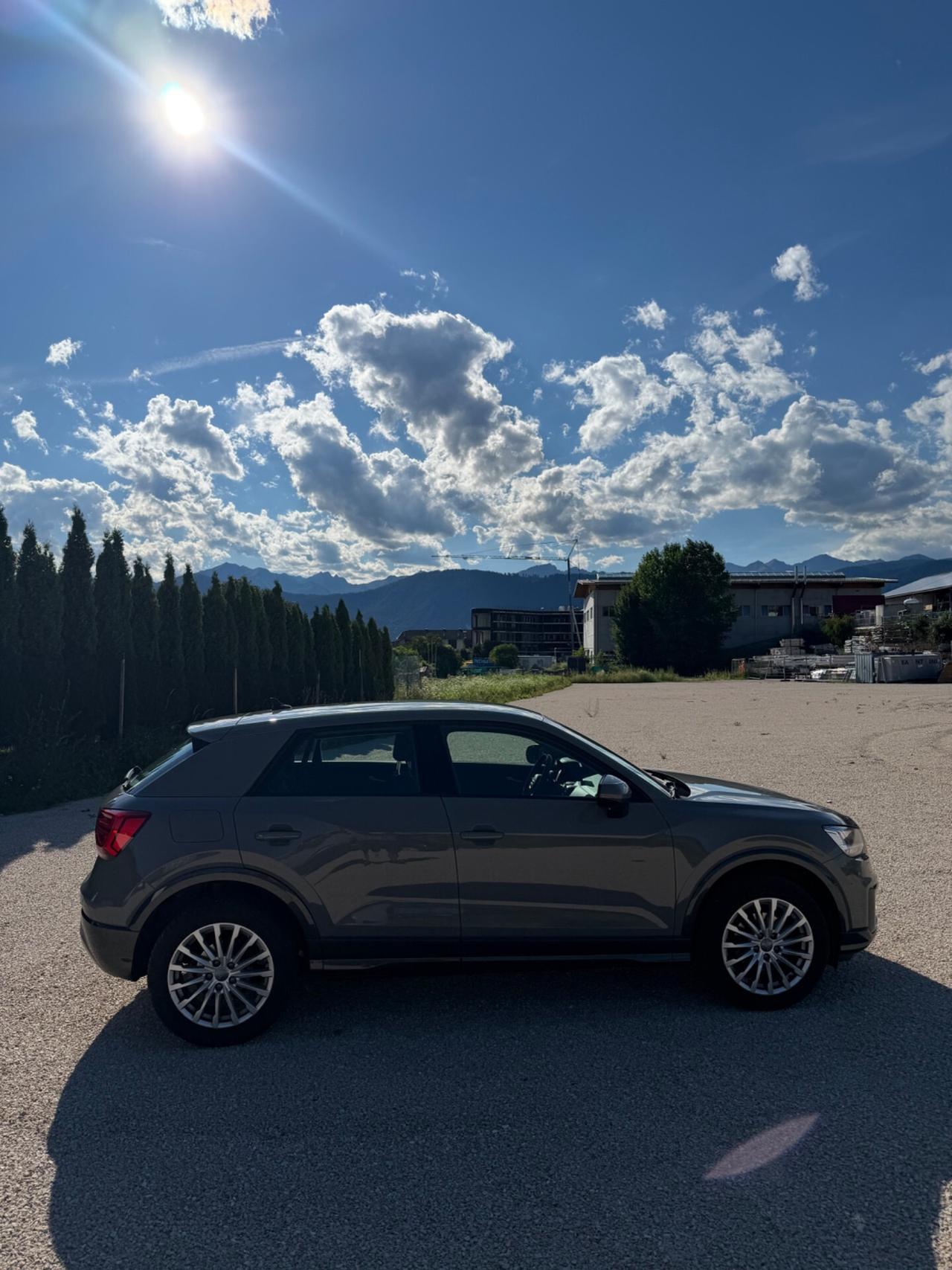 Audi Q2 30 TDI Identity Black