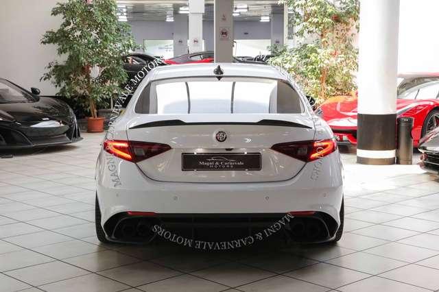 Alfa Romeo Giulia QUADRIFOGLIO|SPECIAL PAINT|HARMAN/KARDON|19''|