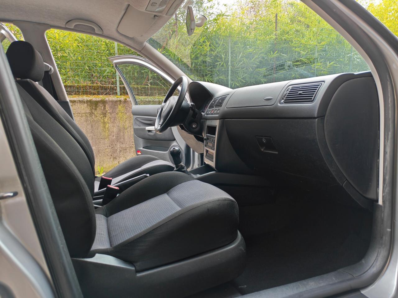 Volkswagen Golf 1.6 BENZINA 105cv Highline / 81.000km