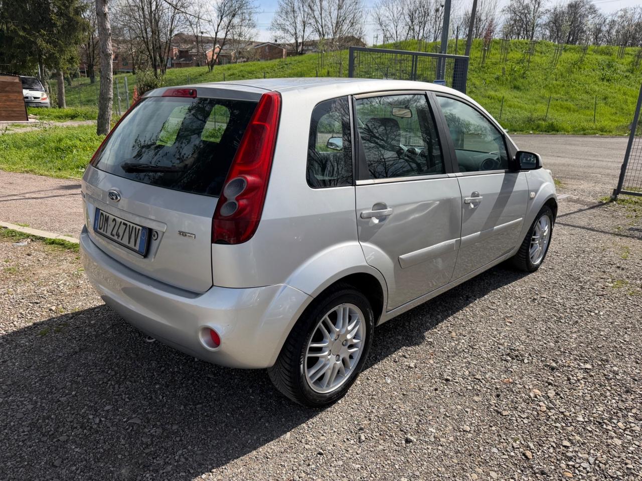 Ford Fiesta 1.4 TDCi 5p. Ghia