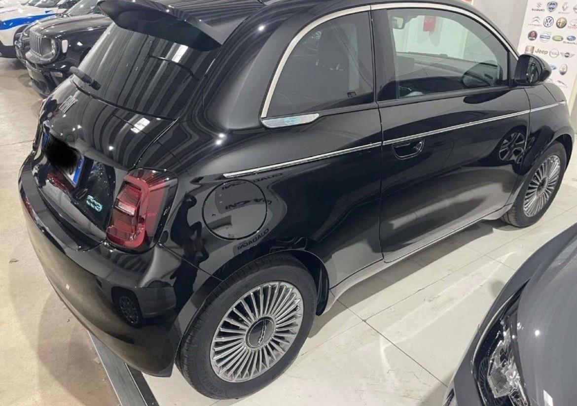 Fiat 500 500e Berlina 23,8 kWh Icon