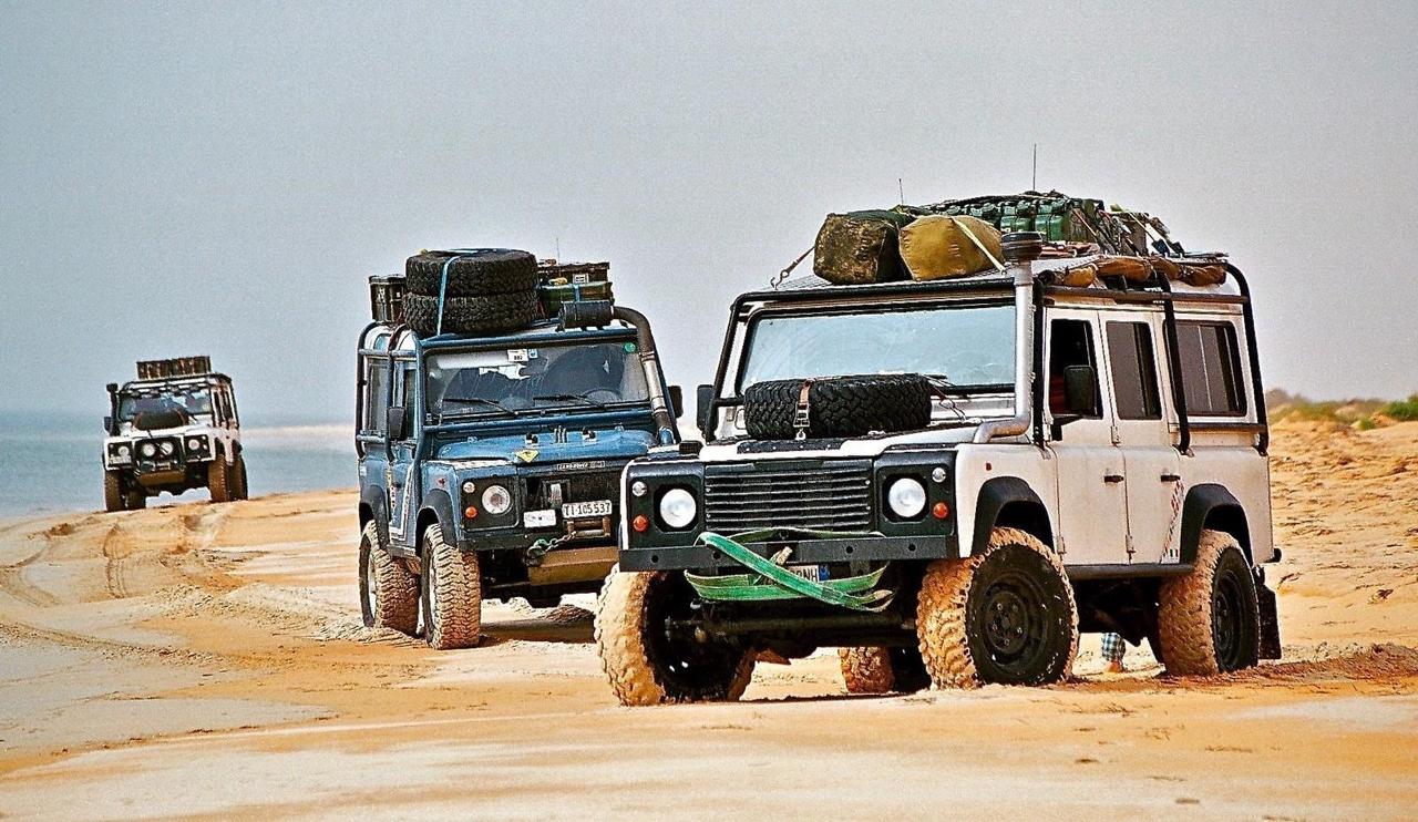 Land Rover Defender Allestita per Safari